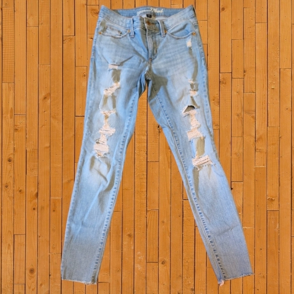 Universal Thread Distressed Ripped Light Blue Jeans - Picture 11 of 11